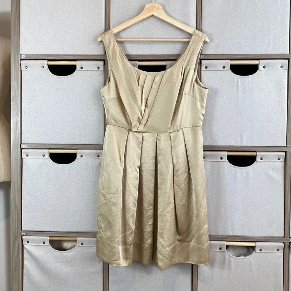 Banana republic silk pleated dress NWT